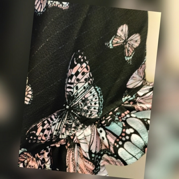 NWT Butterfly Cover Up - Picture 2 of 3